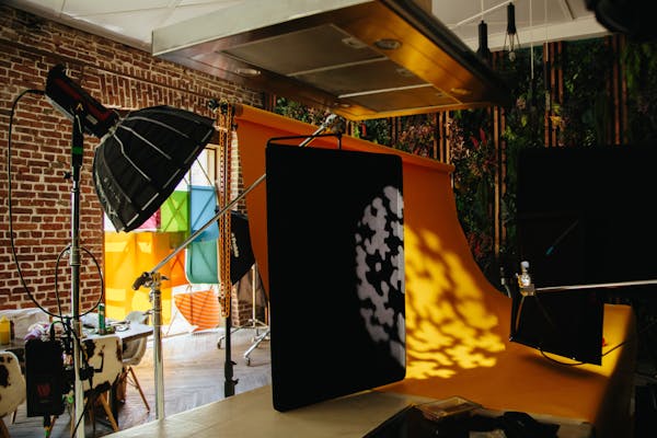 Est-ce qu’un studio photo à Lyon aide à définir une posture professionnelle pour les photos ? post thumbnail image